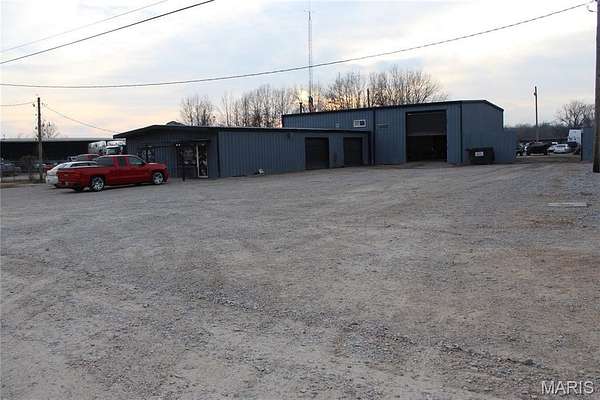 3 Acres of Improved Commercial Land for Sale in Poplar Bluff, Missouri