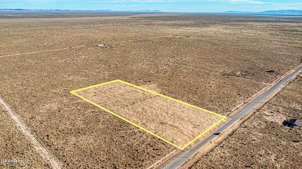 5 Acres of Residential Land for Sale in Clint, Texas