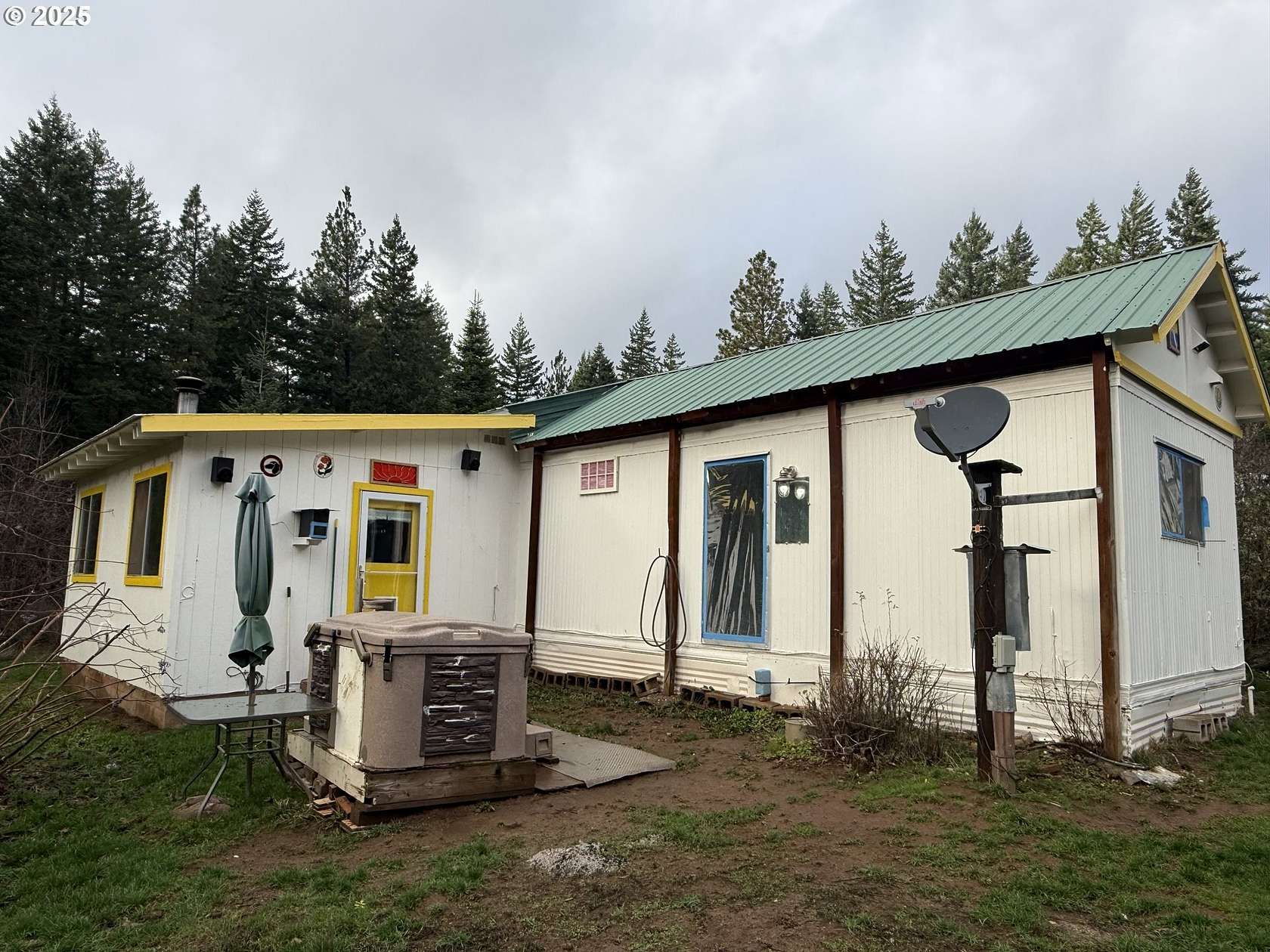 10 Acres of Residential Land with Home for Sale in Lyle, Washington