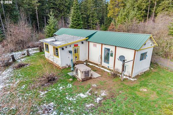 10 Acres of Residential Land with Home for Sale in Lyle, Washington