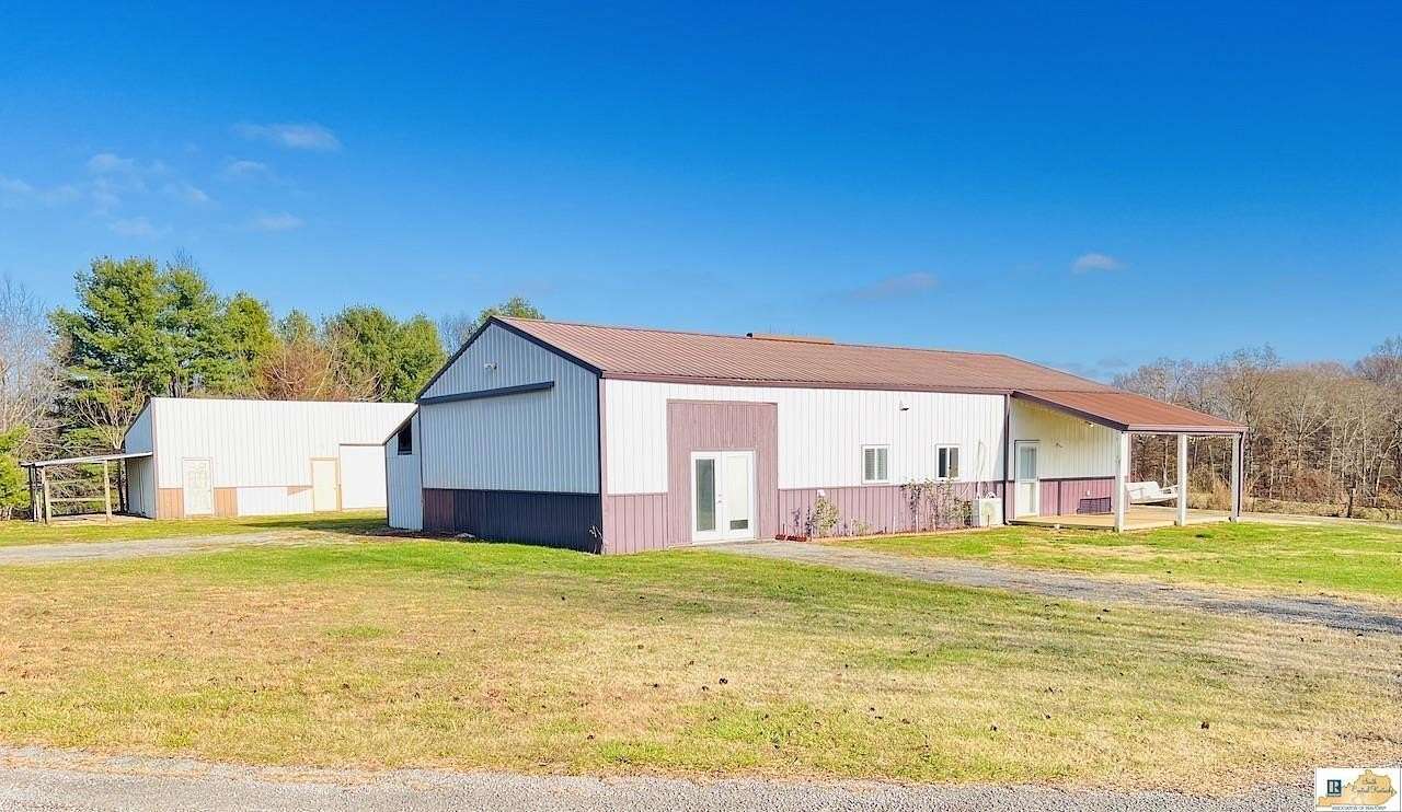 7.64 Acres of Residential Land with Home for Sale in Russell Springs, Kentucky