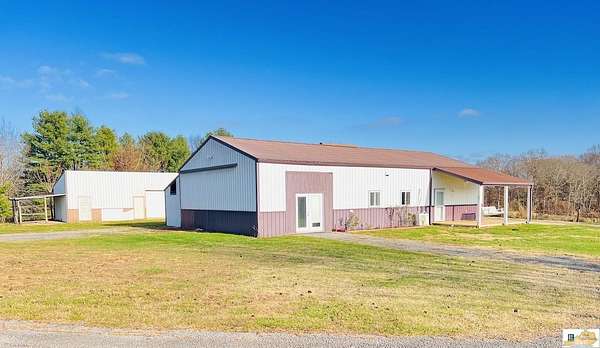 7.64 Acres of Residential Land with Home for Sale in Russell Springs, Kentucky