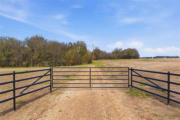 16.9 Acres of Recreational Land for Sale in Abbott, Texas