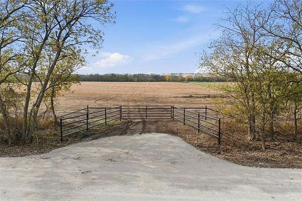 18.5 Acres of Recreational Land for Sale in Abbott, Texas