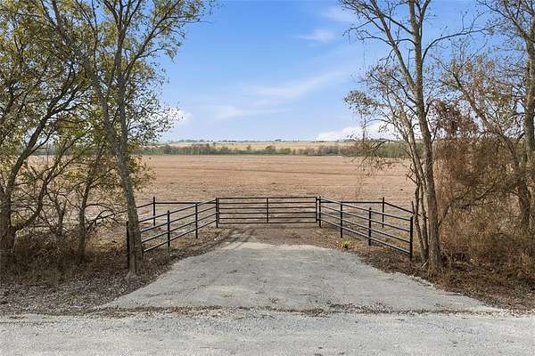 15.4 Acres of Land for Sale in Abbott, Texas