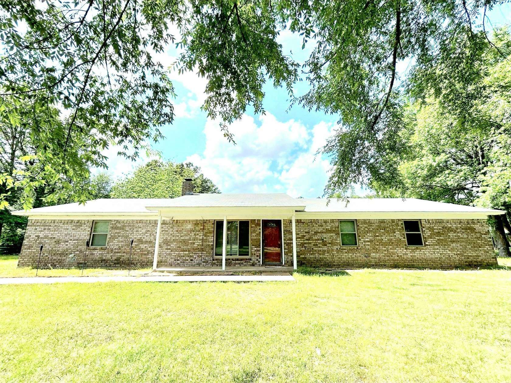 2 Acres of Land with Home for Sale in Texarkana, Texas