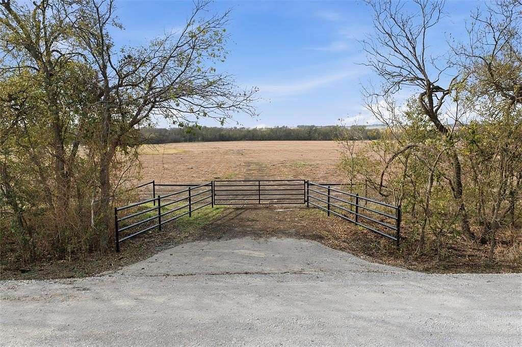 16.5 Acres of Recreational Land for Sale in Abbott, Texas