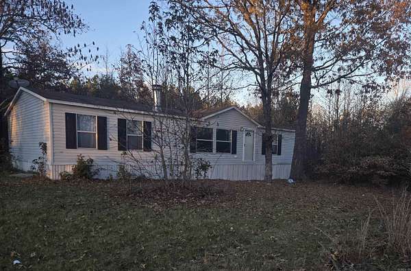 2 Acres of Residential Land with Home for Sale in Nashville, Arkansas