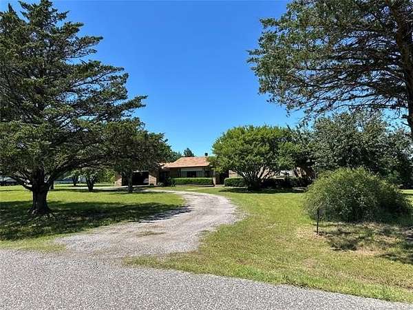 6.25 Acres of Residential Land with Home for Sale in Ardmore, Oklahoma