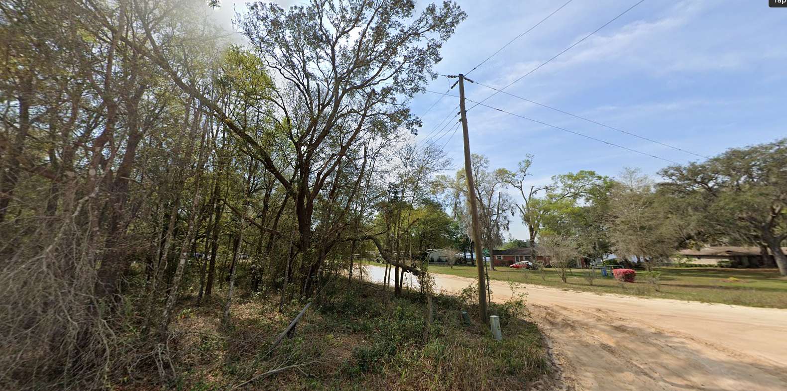 0.75 Acres of Residential Land for Sale in Interlachen, Florida