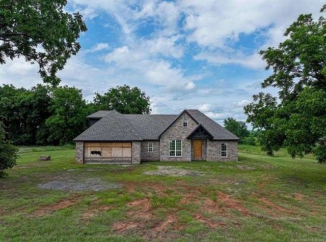 1.5 Acres of Land with Home for Sale in Davis, Oklahoma