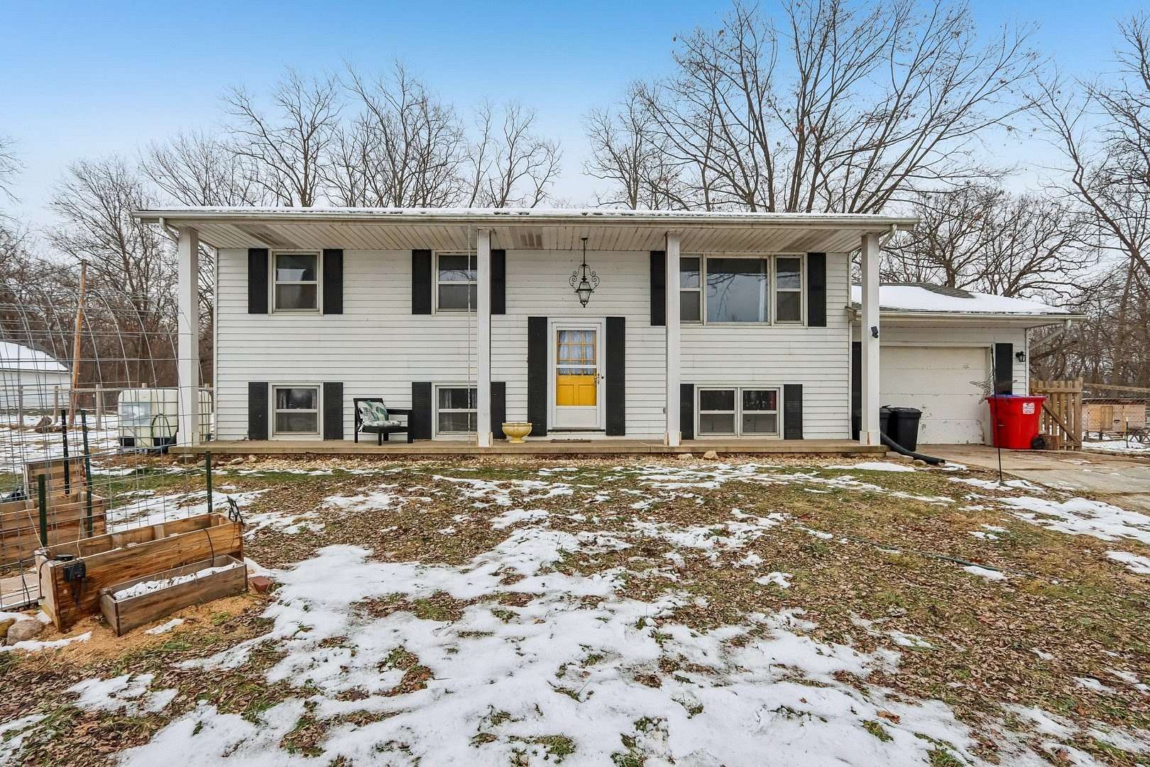 2.12 Acres of Residential Land with Home for Sale in Hennepin, Illinois