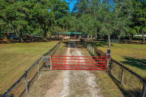 5 Acres of Residential Land with Home for Sale in Ocala, Florida