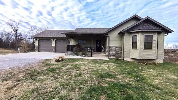 2.32 Acres of Residential Land with Home for Sale in Mountain View, Missouri