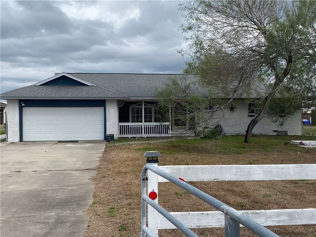 2.49 Acres of Residential Land with Home for Sale in Robstown, Texas