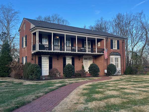 3.28 Acres of Residential Land with Home for Sale in Clarksville, Tennessee