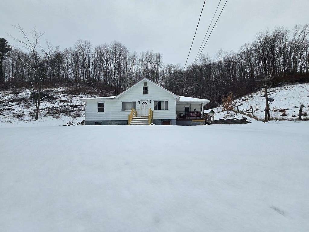 1.6 Acres of Residential Land with Home for Sale in North Tazewell, Virginia
