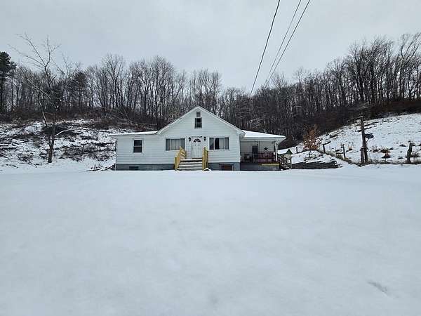 1.6 Acres of Residential Land with Home for Sale in North Tazewell, Virginia