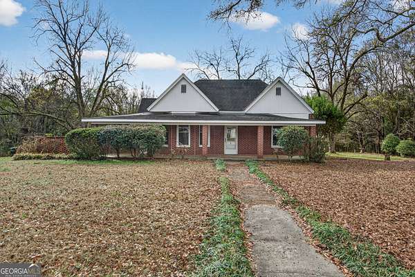 3.63 Acres of Residential Land with Home for Sale in Comer, Georgia