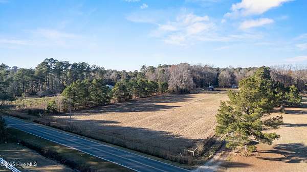 13.5 Acres of Land with Home for Sale in Burgaw, North Carolina