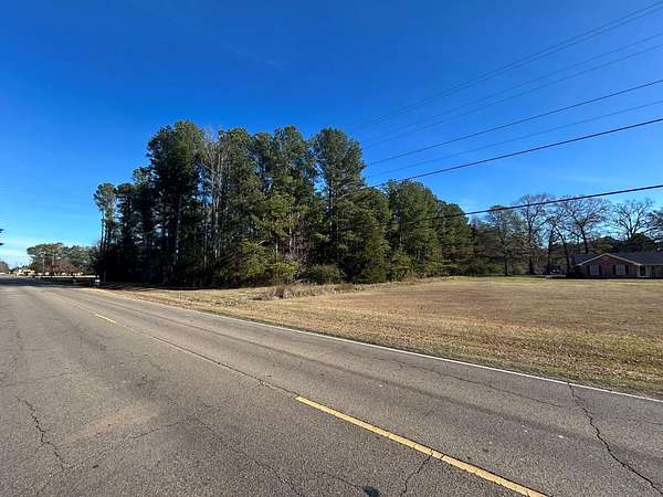 6.6 Acres of Residential Land for Sale in Columbus, Mississippi