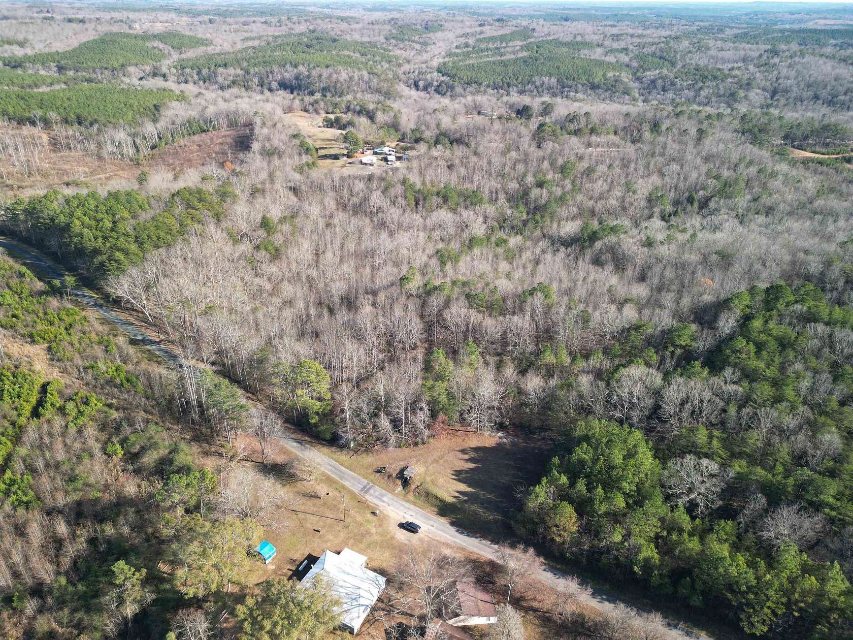 34 Acres of Land with Home for Sale in Haleyville, Alabama