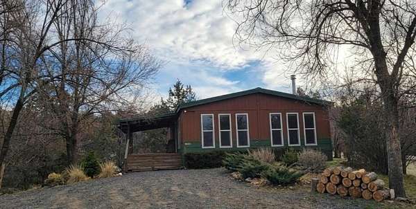 7.34 Acres of Land with Home for Sale in Klamath Falls, Oregon