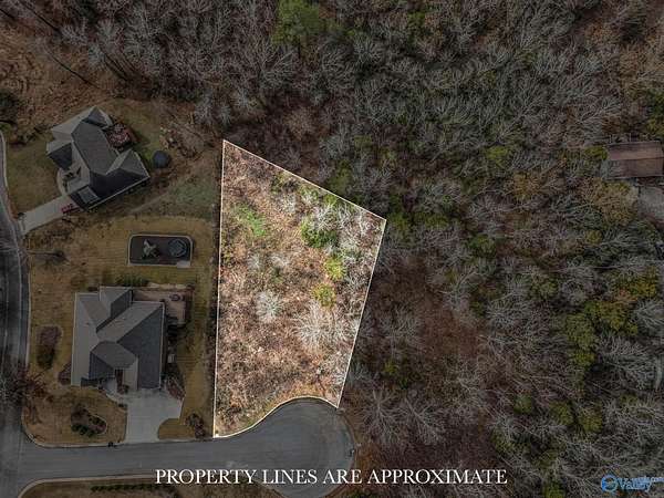 0.94 Acres of Residential Land for Sale in Guntersville, Alabama