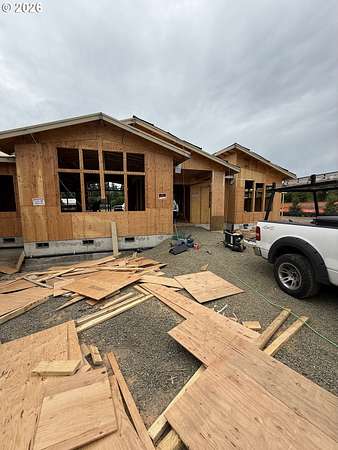 2 Acres of Land with Home for Sale in Wilsonville, Oregon