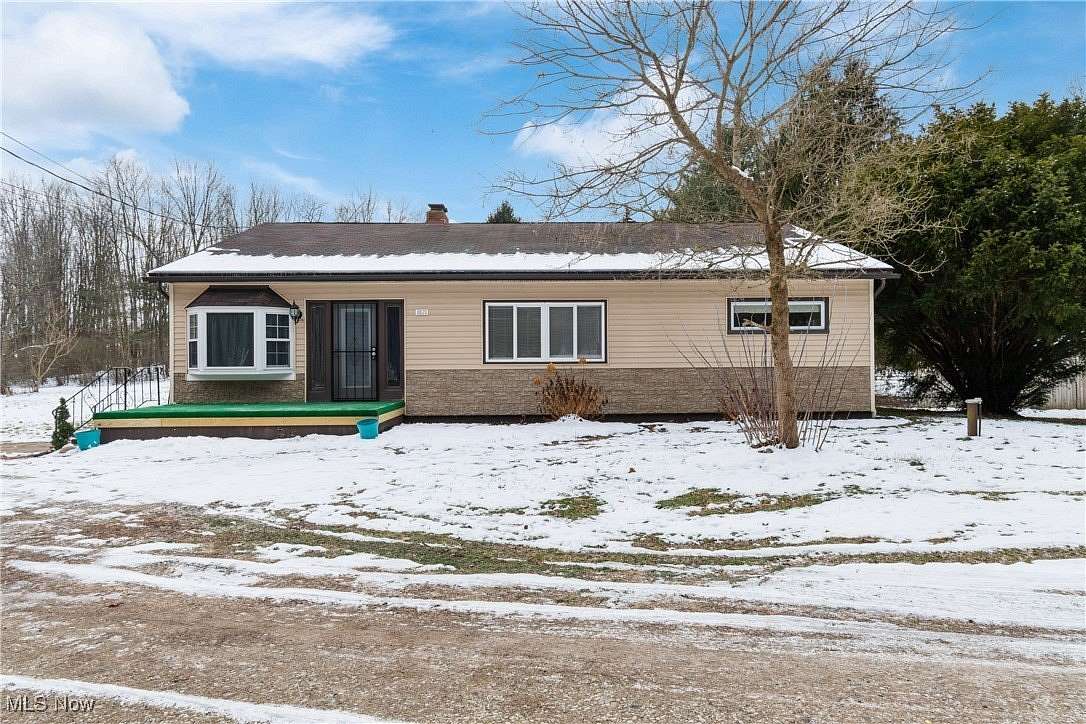 2.53 Acres of Residential Land with Home for Sale in Akron, Ohio