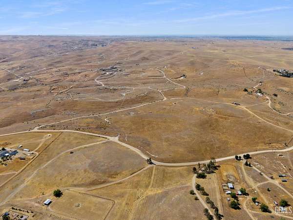 20 Acres of Land for Sale in Bakersfield, California