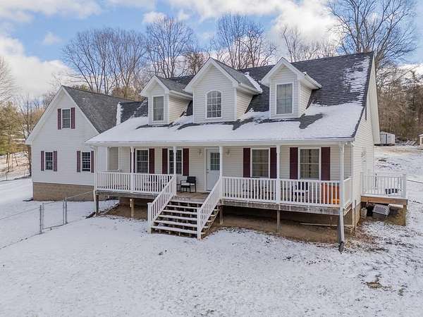 5.39 Acres of Residential Land with Home for Sale in Marion, Virginia