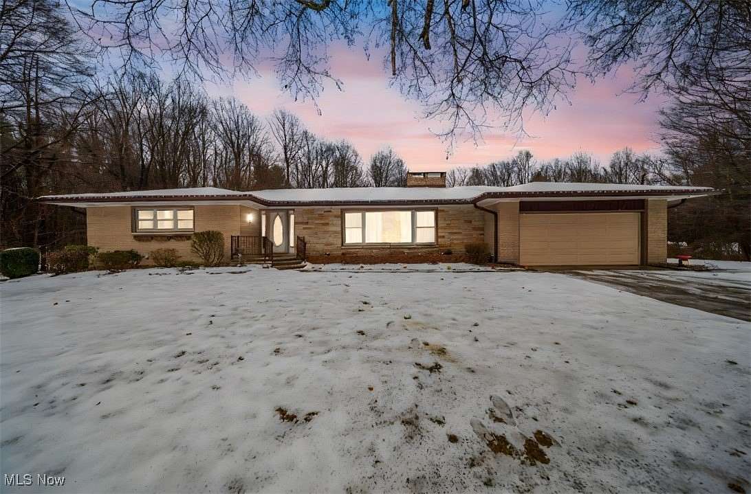 2.38 Acres of Residential Land with Home for Sale in Conneaut, Ohio