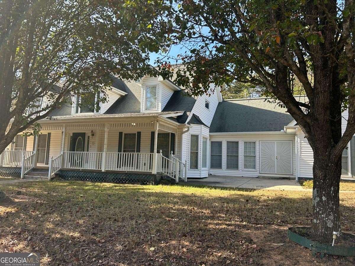 10 Acres of Residential Land with Home for Sale in Gainesville, Georgia