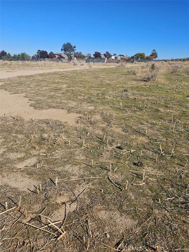 1.25 Acres of Land for Sale in Pearblossom, California