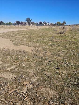 1.25 Acres of Land for Sale in Pearblossom, California