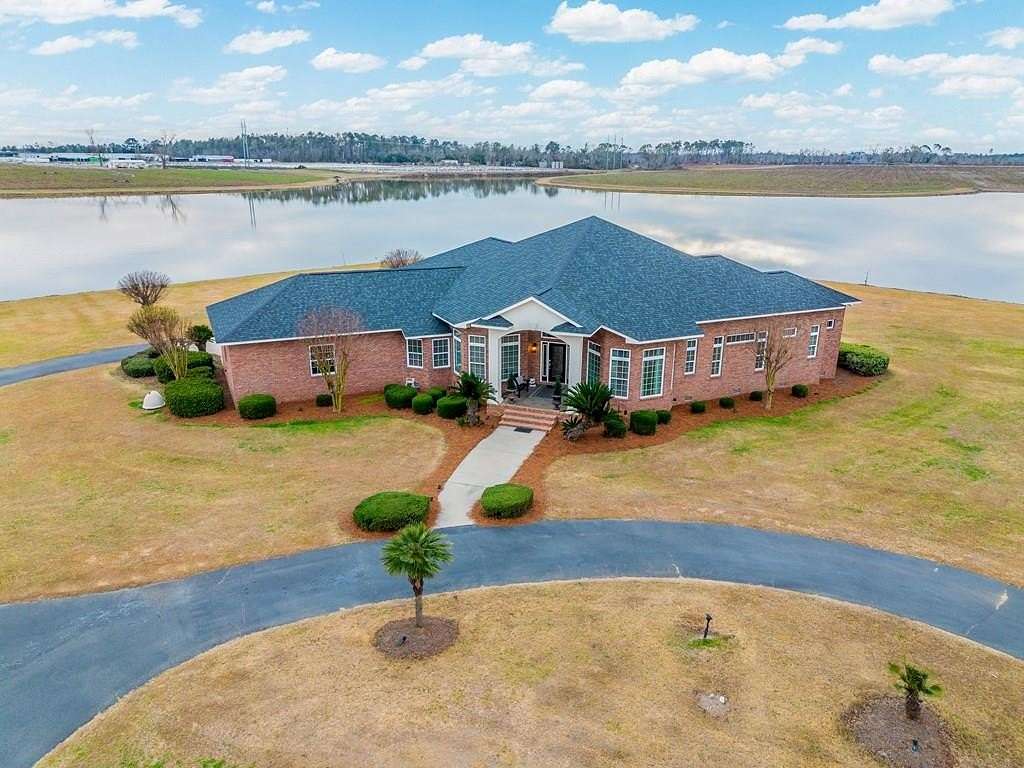 2 Acres of Residential Land with Home for Sale in Douglas, Georgia