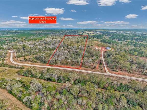 10 Acres of Residential Land for Sale in Nacogdoches, Texas
