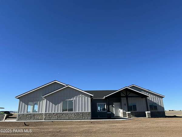 4 Acres of Residential Land with Home for Sale in Prescott Valley, Arizona