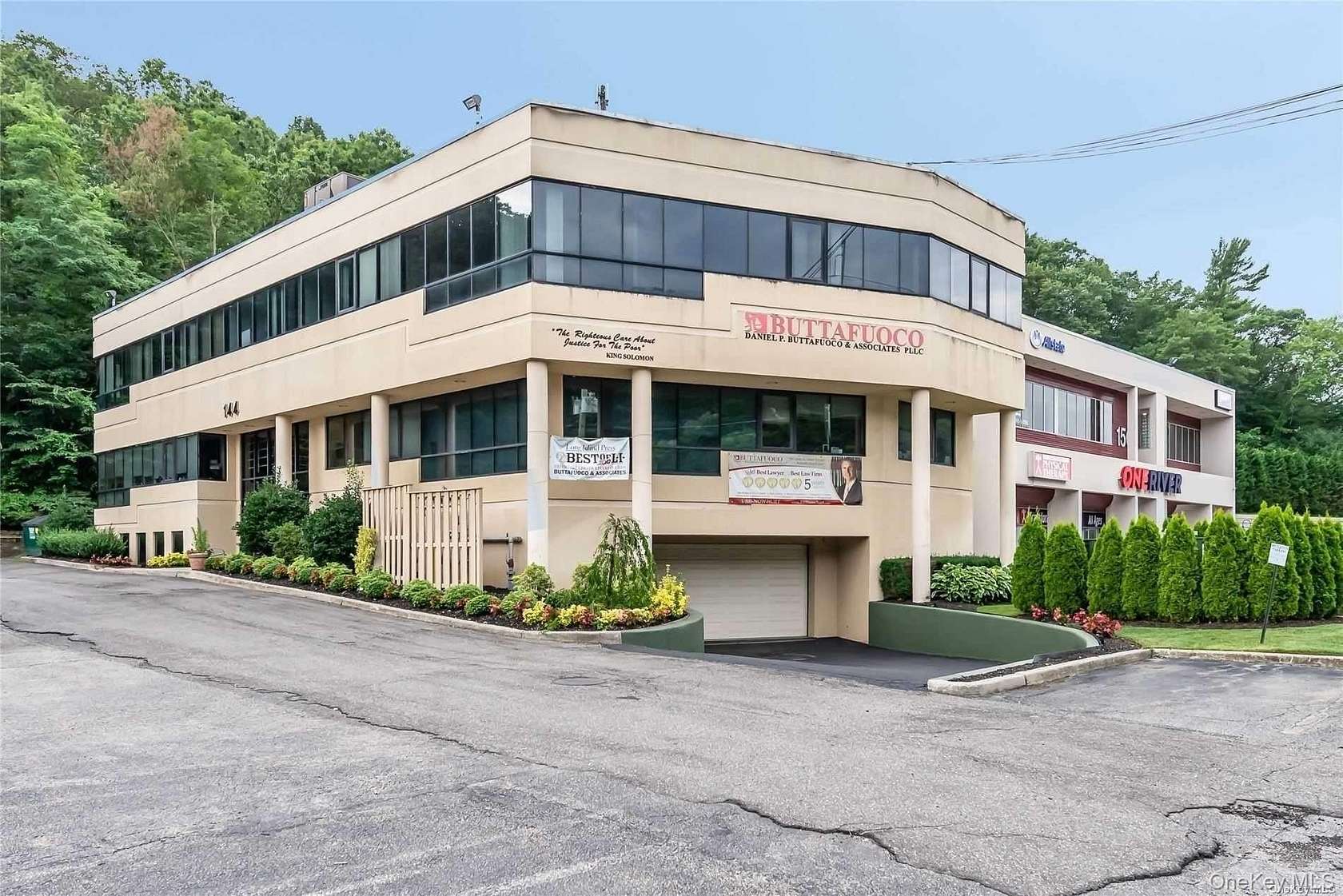 1 Acre of Commercial Land for Lease in Woodbury, New York