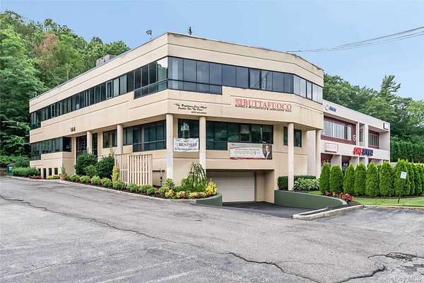 1 Acre of Commercial Land for Lease in Woodbury, New York