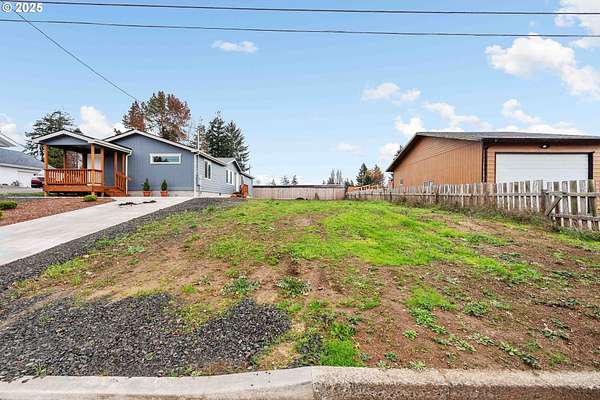 0.09 Acres of Residential Land for Sale in Coos Bay, Oregon