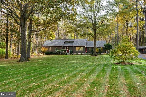 2.16 Acres of Residential Land with Home for Sale in St. Michaels, Maryland