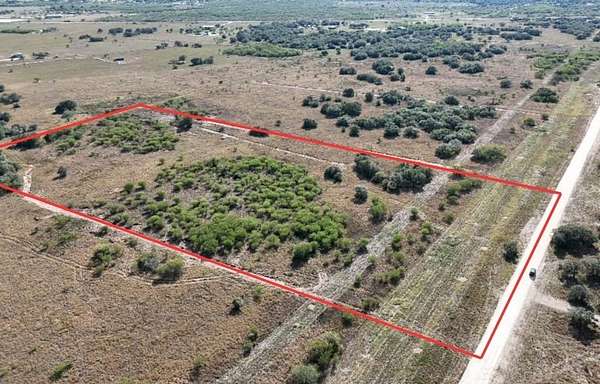 11 Acres of Recreational & Residential Land for Sale in Refugio, Texas