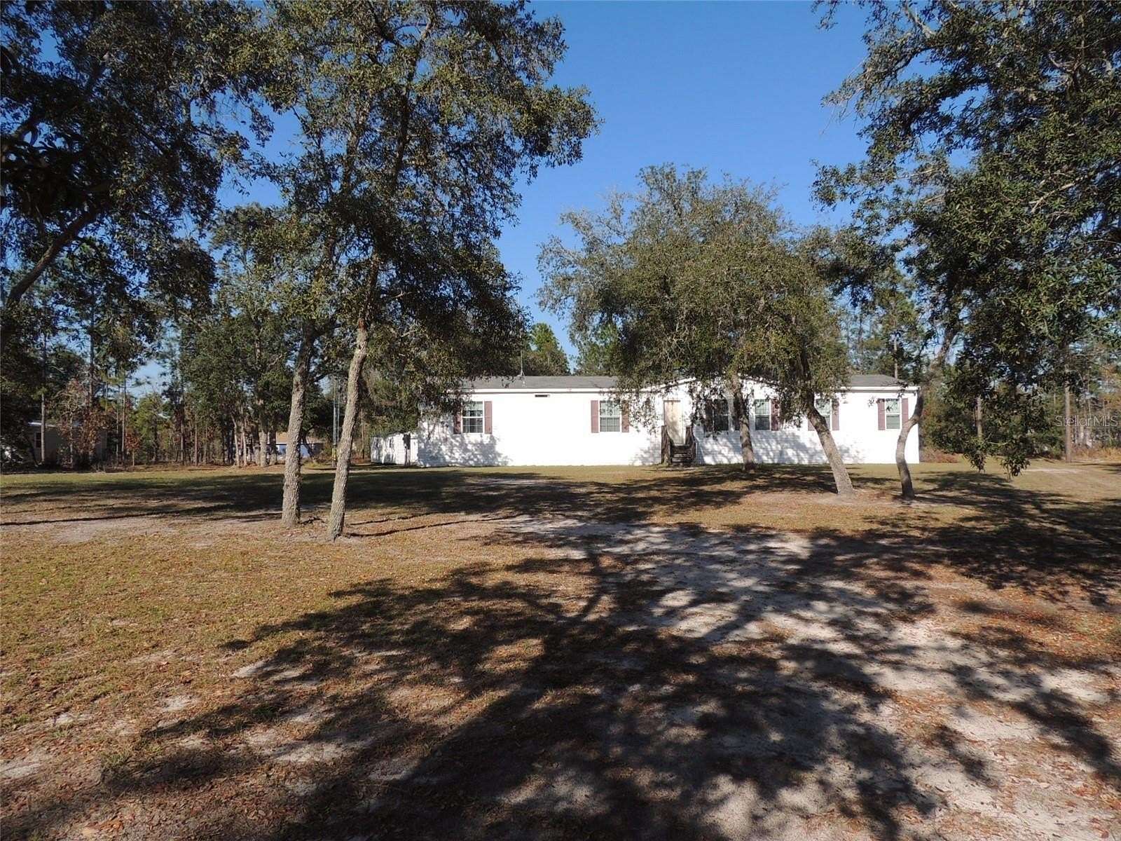 2.5 Acres of Residential Land with Home for Sale in Williston, Florida