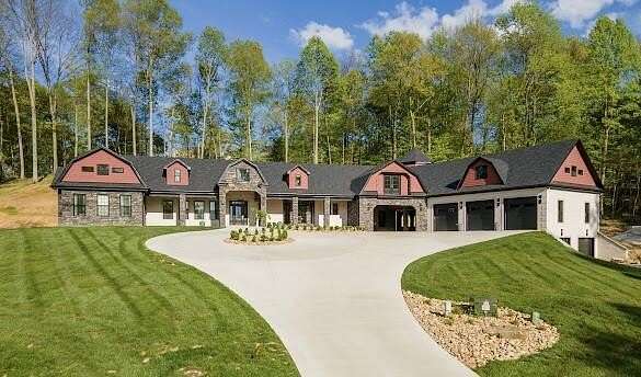 4.27 Acres of Residential Land with Home for Sale in London, Kentucky