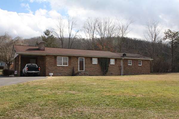 1.22 Acres of Residential Land with Home for Sale in Hinton, West Virginia