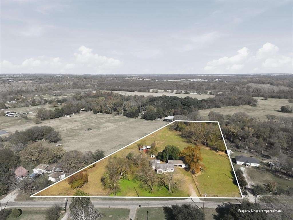 4 Acres of Residential Land with Home for Sale in Waco, Texas