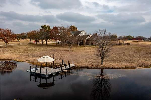 8.4 Acres of Residential Land with Home for Sale in Van Alstyne, Texas