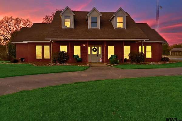 10 Acres of Land with Home for Sale in Mineola, Texas